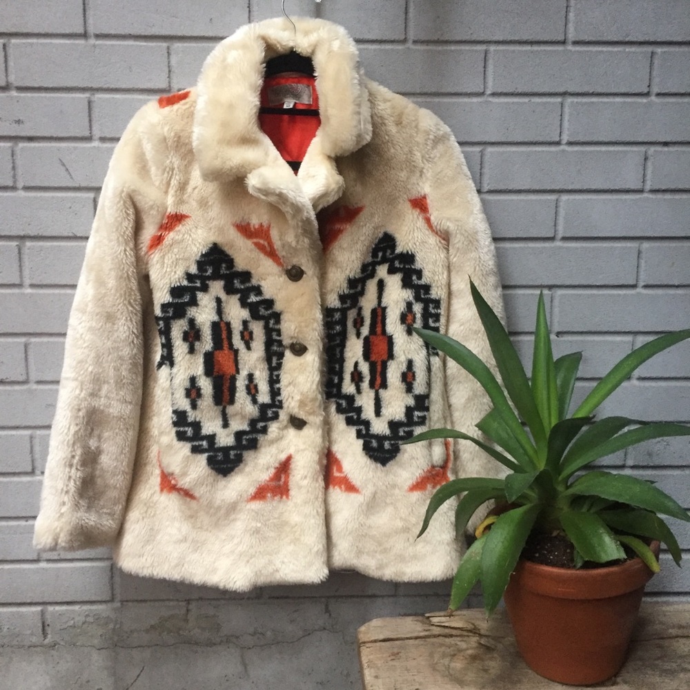 Faux Fur Tribal Print Jacket 🌿